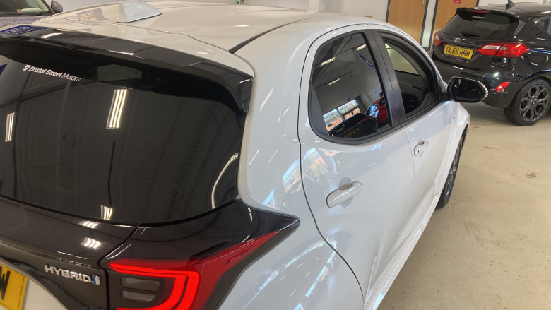 Toyota Yaris 1.5 Hybrid Design 5dr CVT Hybrid Hatchback